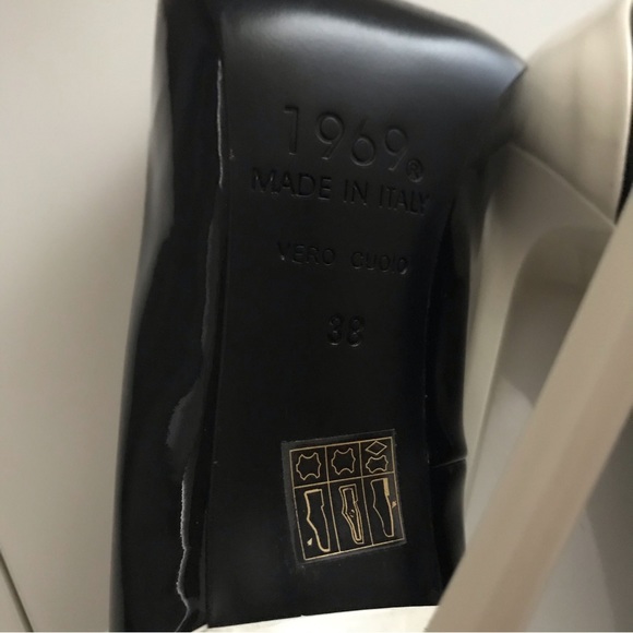 1969 Made in Italy Split Black/White Patent Leather Heels - Picture 7 of 9